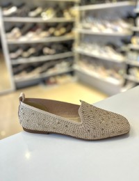 Bej Gold Taşlı Küt Burun Triko Kumaş Babet