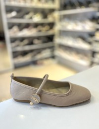 Bej Gold ve Gümüş Taşlı Tek Bant Balerin Babet