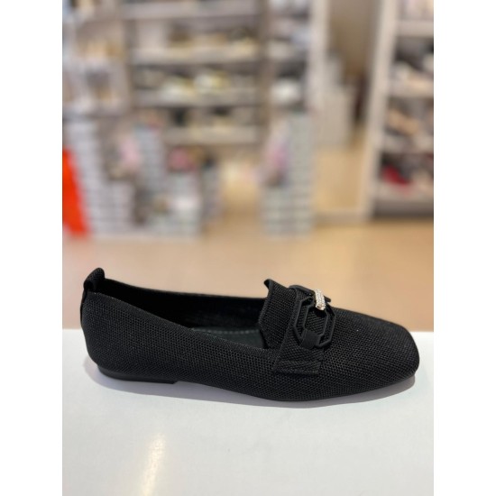 Siyah Küt Burun Taş Tokalı Triko Babet