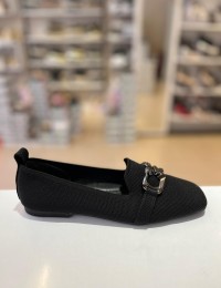 Siyah Küt Burun Tokalı Triko Babet