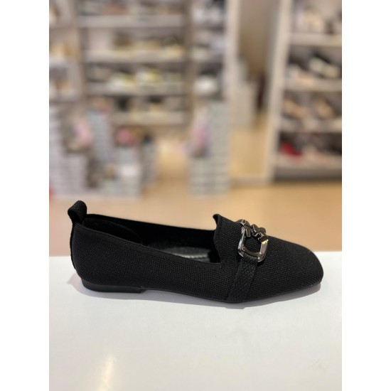 Siyah Küt Burun Tokalı Triko Babet