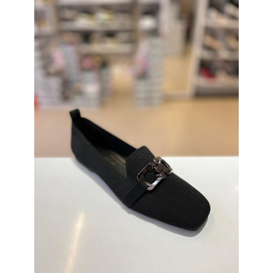 Siyah Küt Burun Tokalı Triko Babet