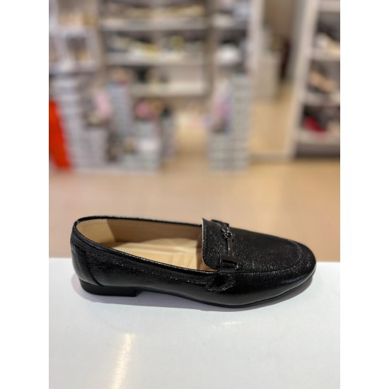 Siyah Rugan Tokalı Düz Klasik Babet