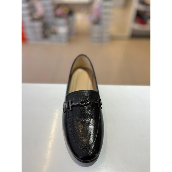 Siyah Rugan Tokalı Düz Klasik Babet