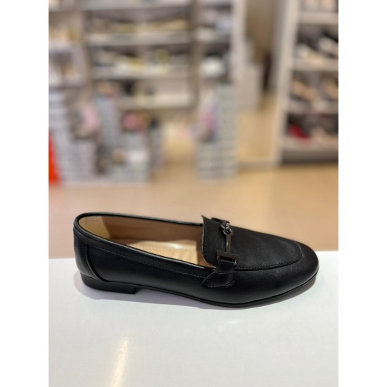 Siyah Tokalı Düz Klasik Babet