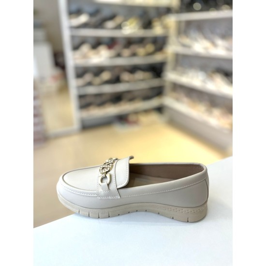 Bej Gold Taşlı Tokalı Yumuşak Taban Loafer