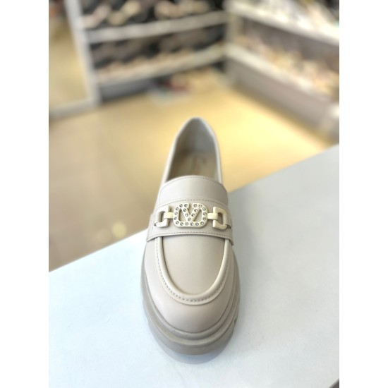 Bej Tokası Taşlı Yumuşak Taban Loafer