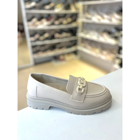 Bej Tokası Taşlı Yumuşak Taban Loafer