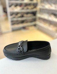 Siyah Metal Toka Oval Burun Loafer