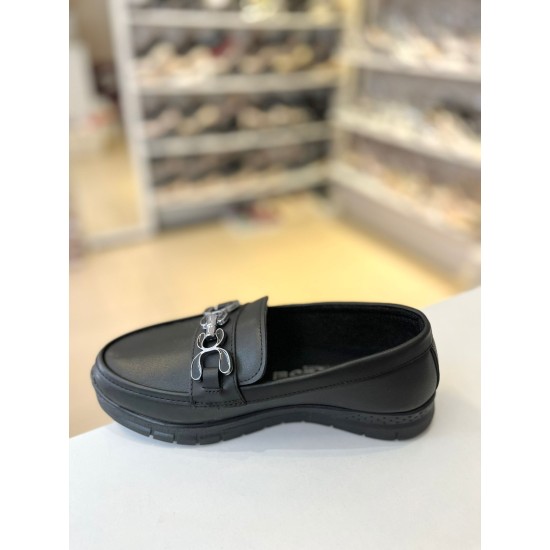 Siyah Metal Toka Oval Burun Loafer