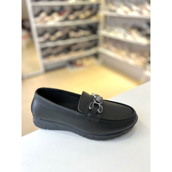 Siyah Metal Toka Oval Burun Loafer