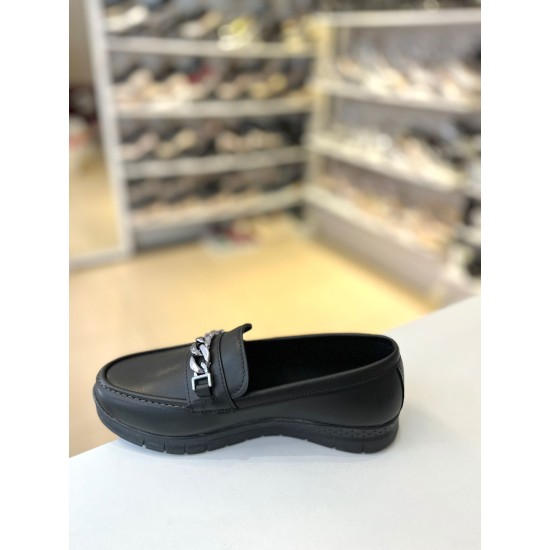 Siyah Zincir Toka Oval Burun Loafer