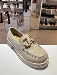 Bej Ortopedik İnce Taban Gümüş H Toka Loafer