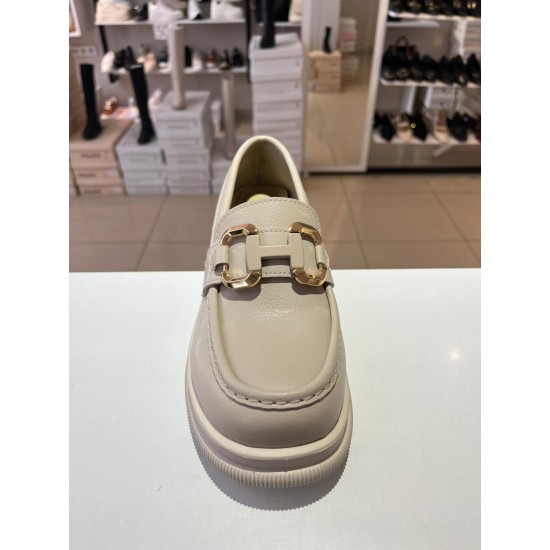 Bej Ortopedik İnce Taban Gümüş H Toka Loafer