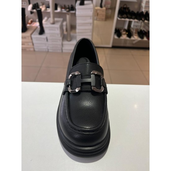 Siyah Ortopedik İnce Taban Gümüş H Toka Loafer