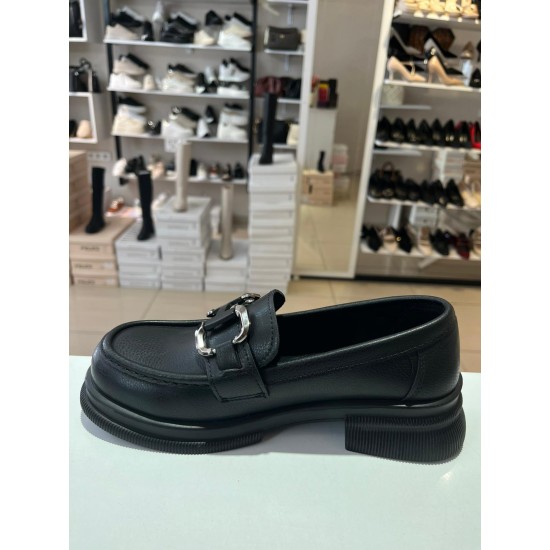 Siyah Ortopedik İnce Taban Gümüş H Toka Loafer