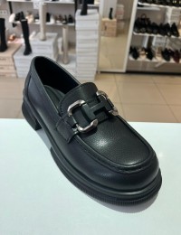 Siyah Ortopedik İnce Taban Gümüş H Toka Loafer