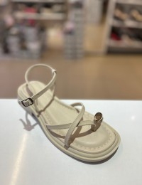 Bej Kalın Taban Bantlı Gold Toka Sandalet