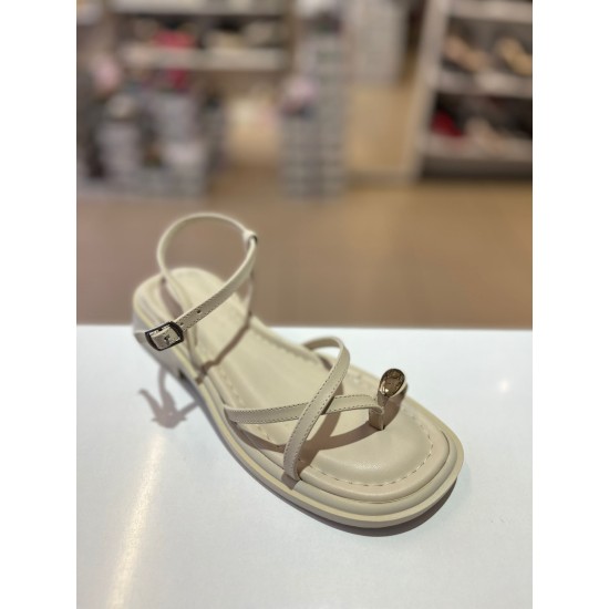 Bej Kalın Taban Bantlı Gold Toka Sandalet