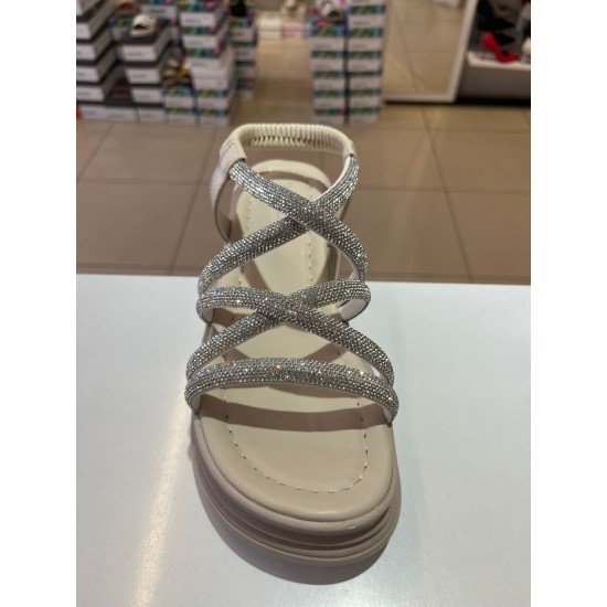 Bej Kalın Taban Gümüş Taşlı Lastikli Sandalet