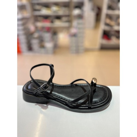 Siyah Kalın Taban Bantlı Gold Toka Sandalet