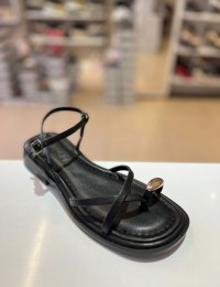 Siyah Kalın Taban Bantlı Gold Toka Sandalet