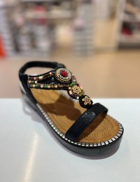 Siyah Kalın Taban Boncuk Sıvama Lastikli Sandalet