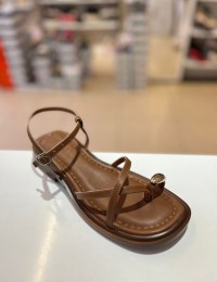 Taba Kalın Taban Bantlı Gold Toka Sandalet