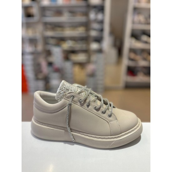 Bej Taş Sıvama Detay Taş Bağcıklı Spor Ayakkabı