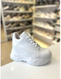 Beyaz Gizli Topuk Düz Bağcıklı Spor Ayakkabı