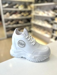 Beyaz Gizli Topuk Taşlı Bağcıklı Spor Ayakkabı