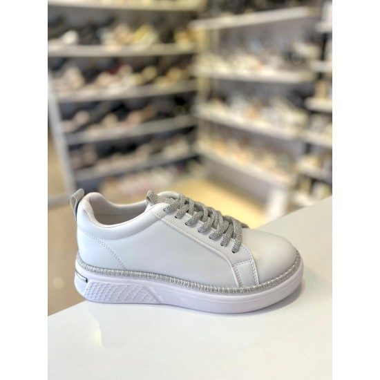 Beyaz Taşlı Beyaz Taban Simli Bağcıklı Spor Ayakkabı