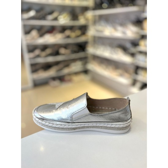 Gümüş Düz Taban Yıldız Detay Spor Ayakkabı