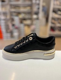 Siyah Gold Detay Damgalı Spor Ayakkabı