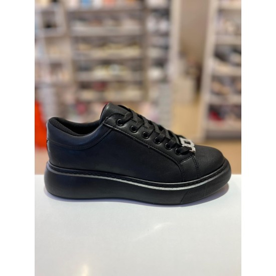 Siyah Gümüş Taşlı Düz Taban Bağcıklı Spor Ayakkabı