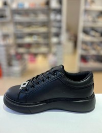 Siyah Gümüş Taşlı Düz Taban Bağcıklı Spor Ayakkabı