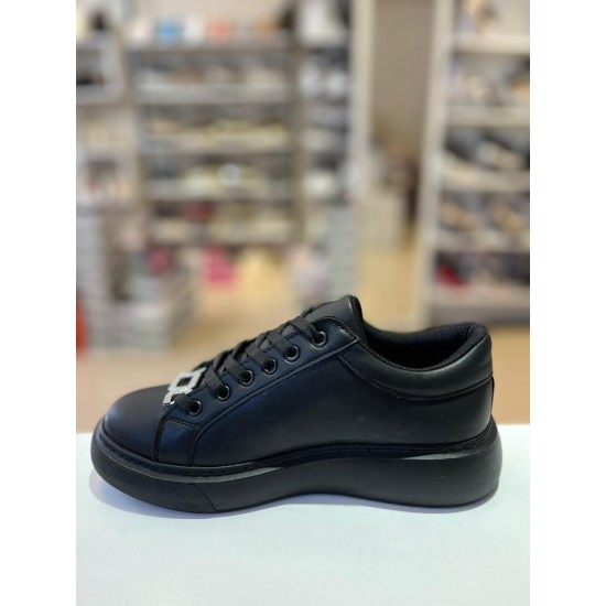 Siyah Gümüş Taşlı Düz Taban Bağcıklı Spor Ayakkabı