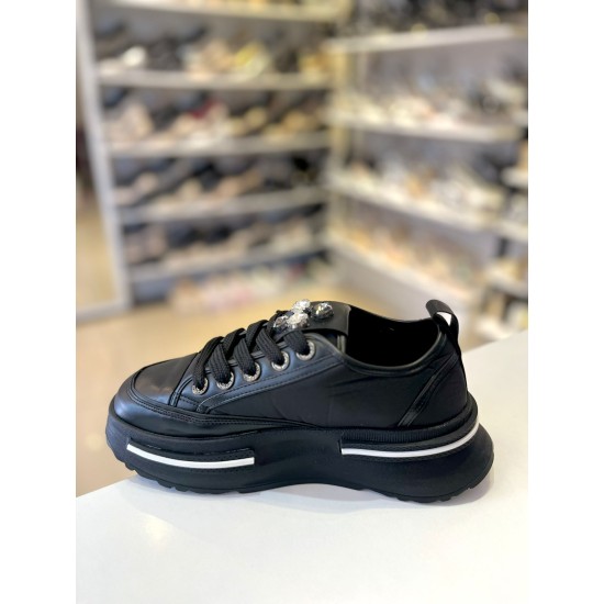 Siyah Taşlı Kalın Taban Bağcıklı Spor Ayakkabı