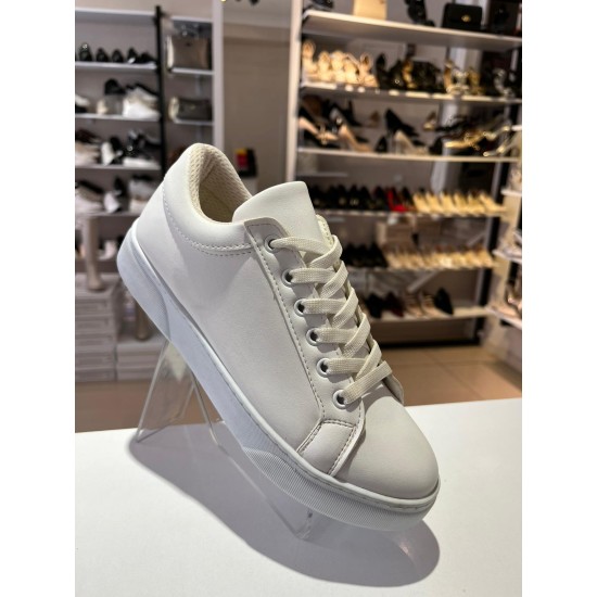 Beyaz Düz Klasik Spor Ayakkabı