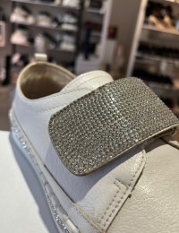 Beyaz Düz Taban Taşlı Cırtlı Spor Ayakkabı