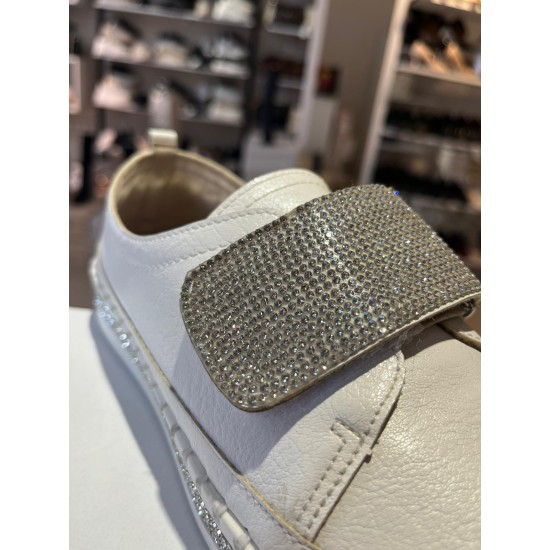 Beyaz Düz Taban Taşlı Cırtlı Spor Ayakkabı