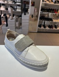 Beyaz Düz Taban Taşlı Cırtlı Spor Ayakkabı