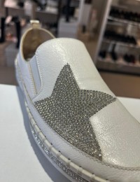 Beyaz Düz Taban Yıldız Detay Spor Ayakkabı