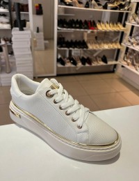 Beyaz Gold Detay Spor Ayakkabı