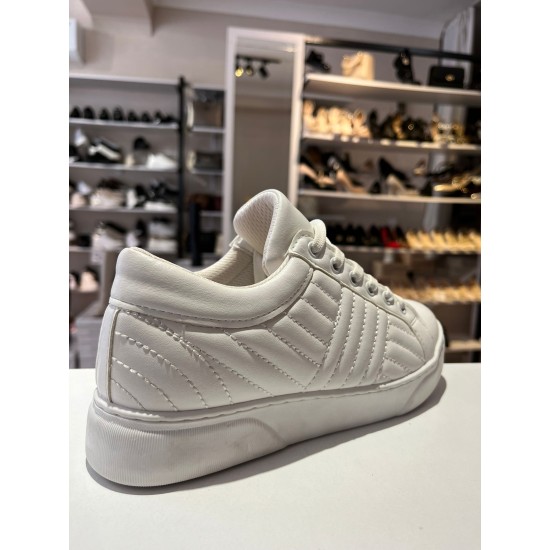 Beyaz Kapitone Spor Ayakkabı