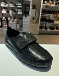 Siyah Düz Taban Taşlı Cırtlı Spor Ayakkabı