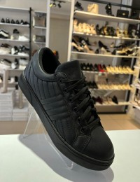 Siyah Kapitone Spor Ayakkabı