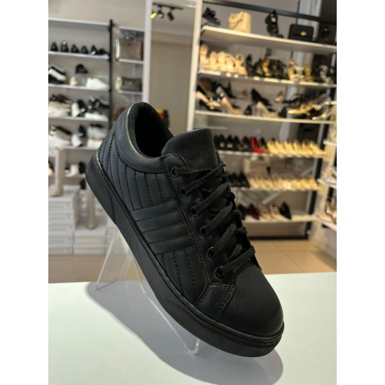 Siyah Kapitone Spor Ayakkabı