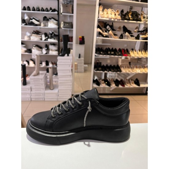 Siyah Taşlı Spor Ayakkabı