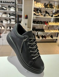 Siyah Taşlı Spor Ayakkabı